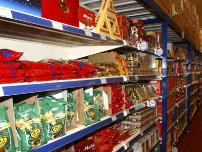 Το Κοινωνικό Παντοπωλείο Ηρακλείου μοιράζει τρόφιμα